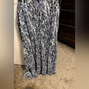 Chic Black and White Maxi Skirt